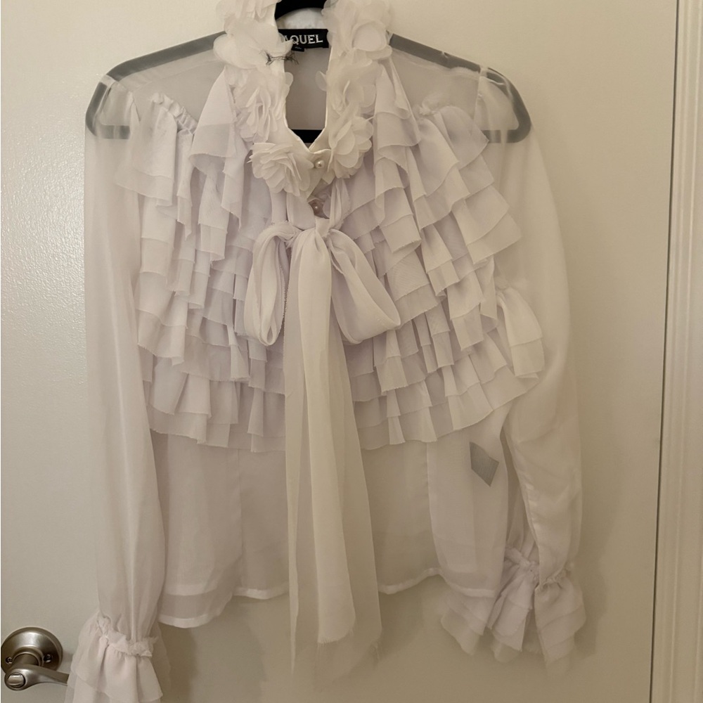Chic White Ruffled Blouse